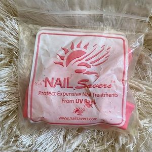 Nail savers, saves manicure during indoor tanning